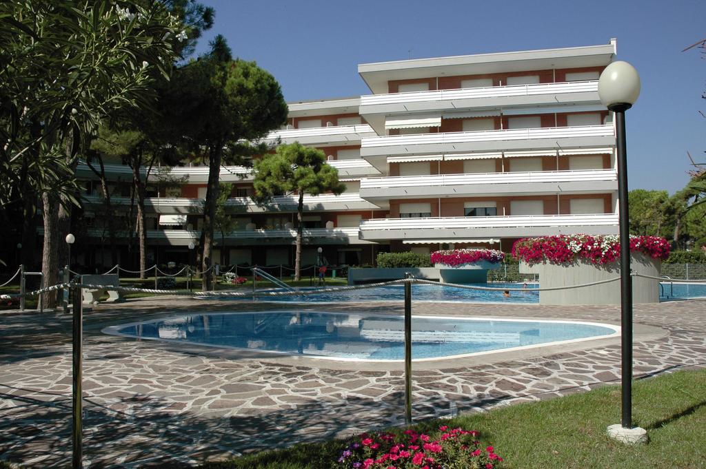 Appartamenti Meridiana Lignano Sabbiadoro Eksteriør bilde